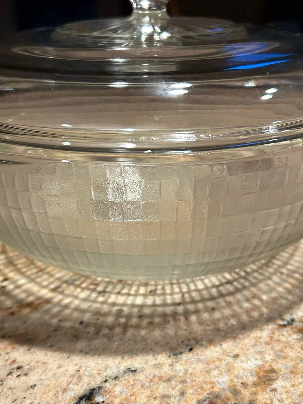 Pyrex Glass 2 Qt #024 Basketweave (Frosted) Covered Casserole w/Pyrex Lid G24C.